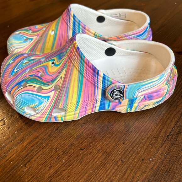 SOLD: CROCS Pastel Swirl - Picture 3 of 6